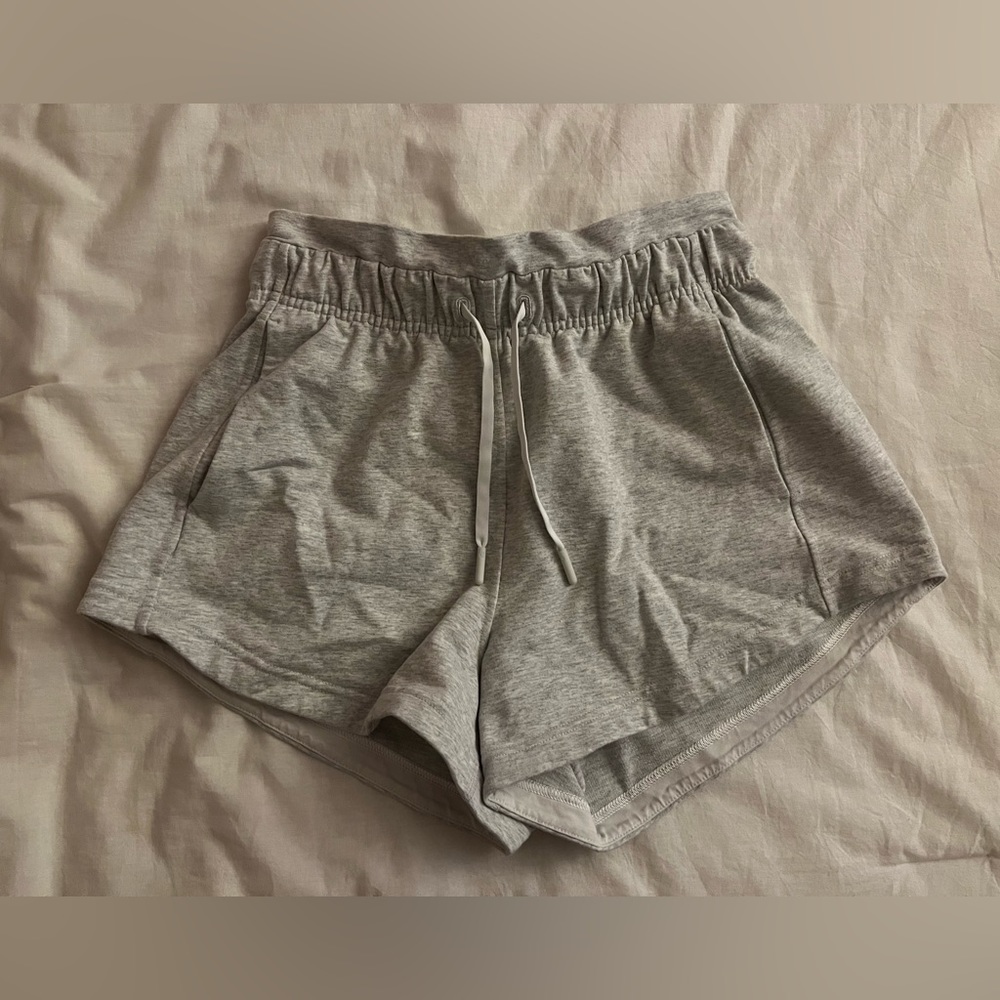 Lululemon Inner Glow Hi-Rise Shorts 3” Heathered Core Light Grey Size 4